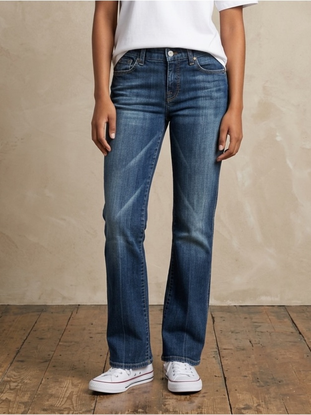 7 For All Mankind Women's Straight Leg Jeans in Medium Blue